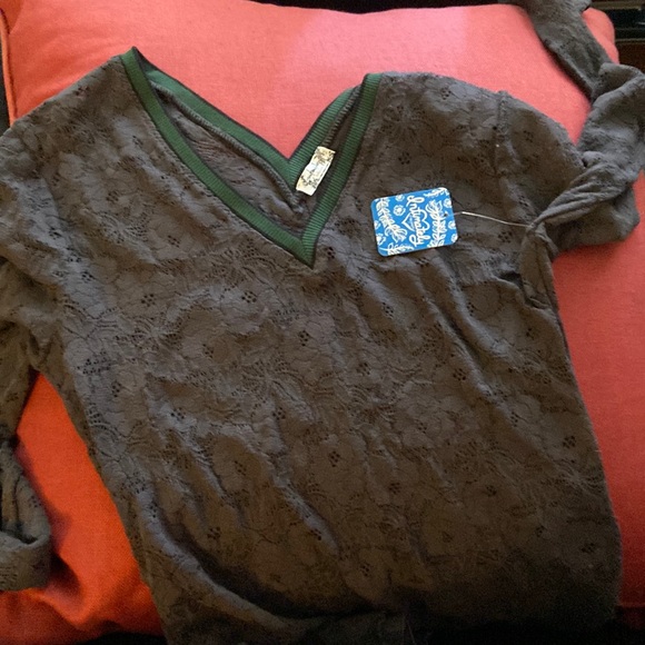 Free People NWT V-Neck Blue-Gray & Green Lace Shirt - Size Sm. STUNNING! - Picture 2 of 9